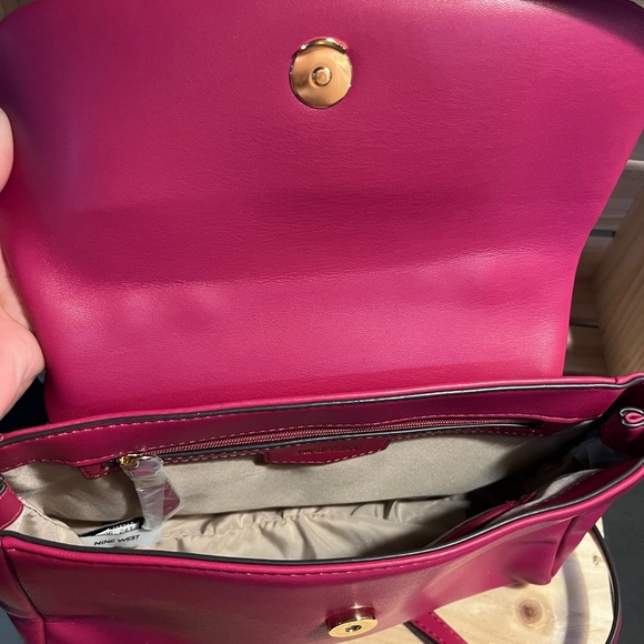 Nine West Pink crossbody bag - Picture 3 of 3